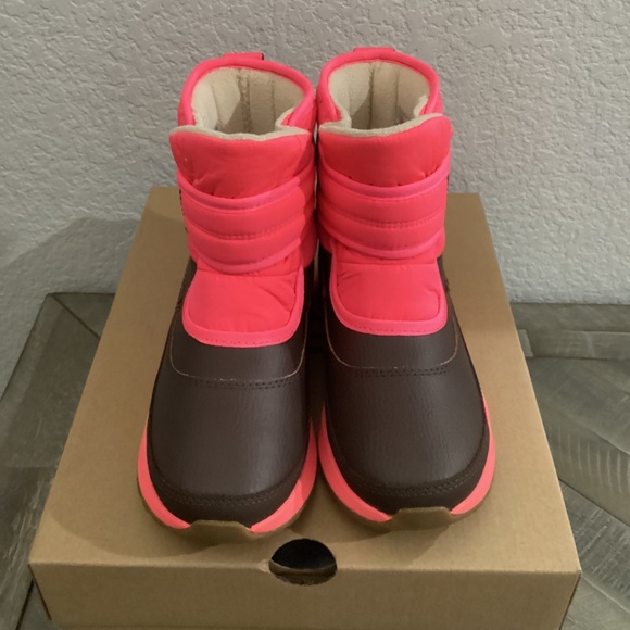 UGG® Kids' Taney Water Repellent Fleece & Genuine Shearling Lined Boot - Picture 3 of 12